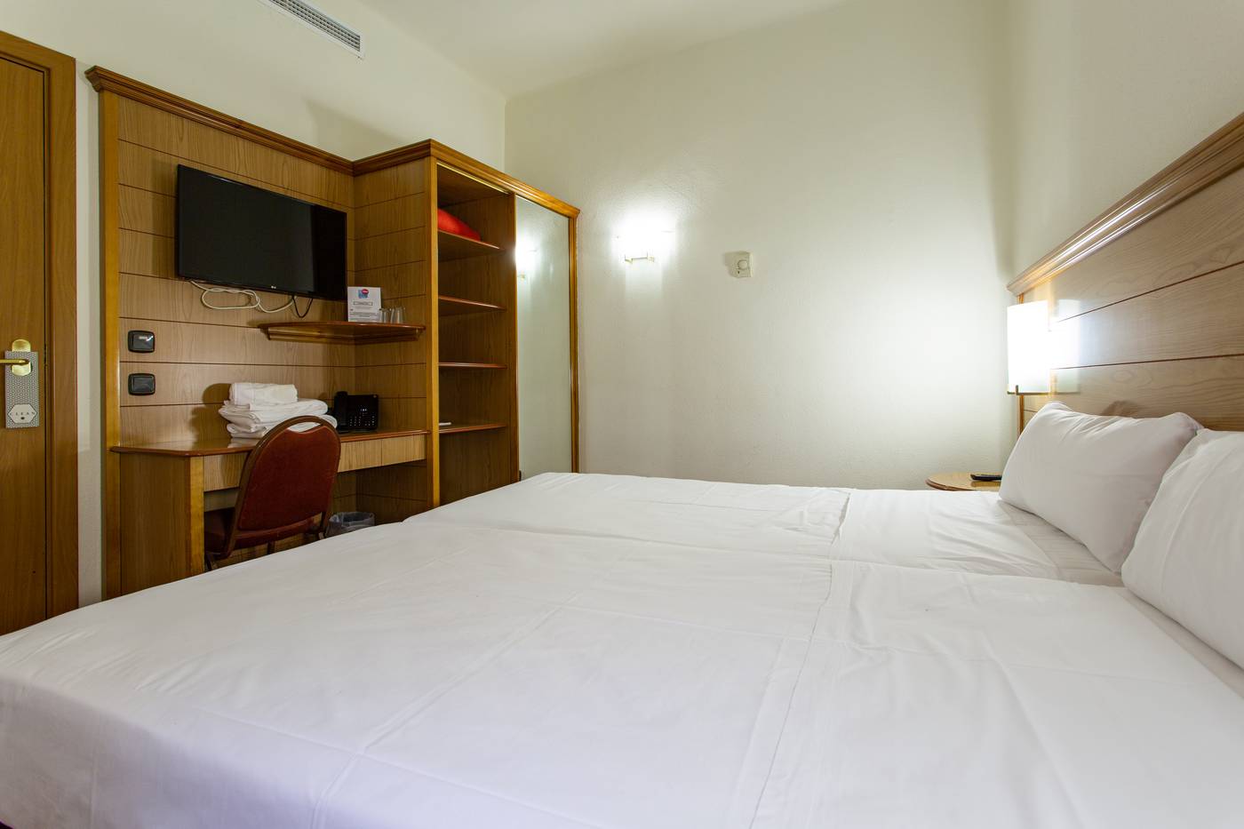 Aquaria-Negresco-Room-27