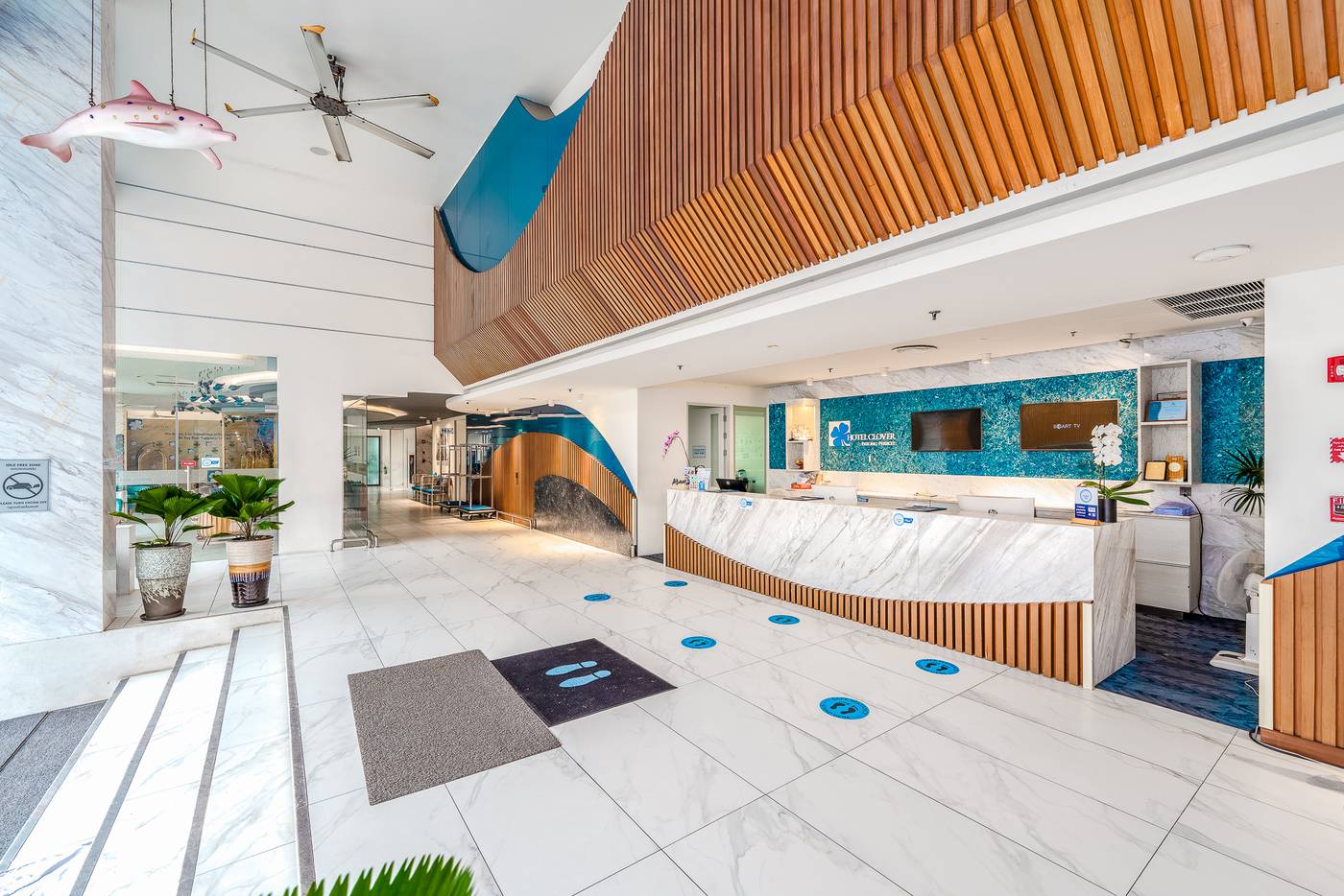 Hotel-Clover-Patong-Phuket-Lobby-34