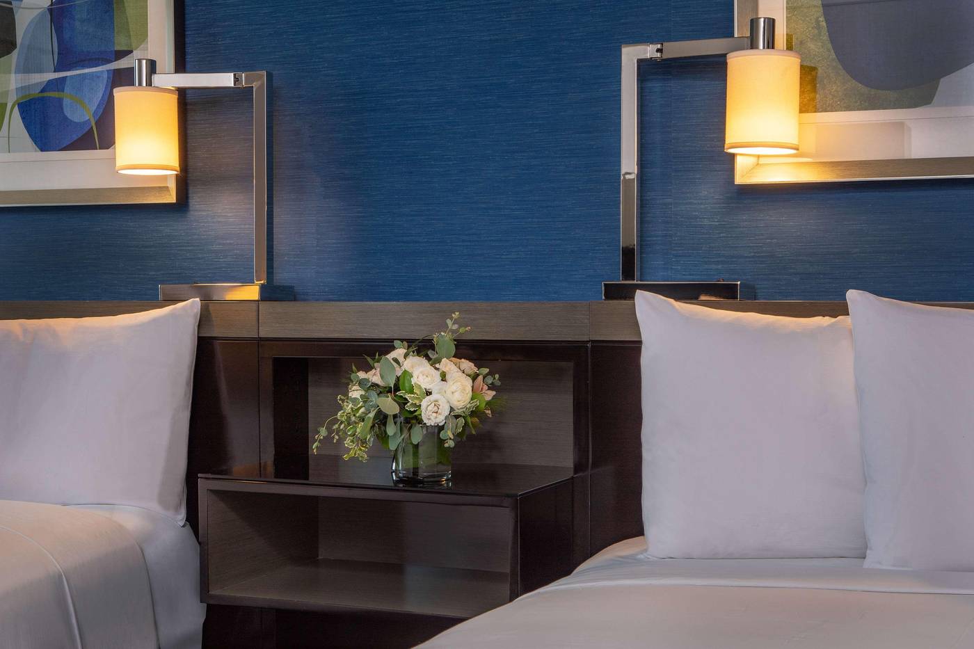 The-Royal-Sonesta-Boston-Room-30