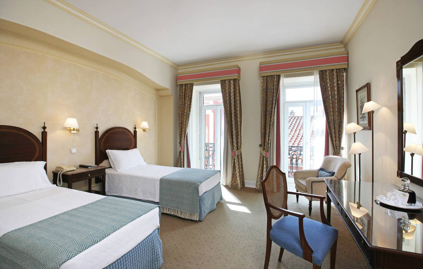 As-Janelas-Verdes-Room-9