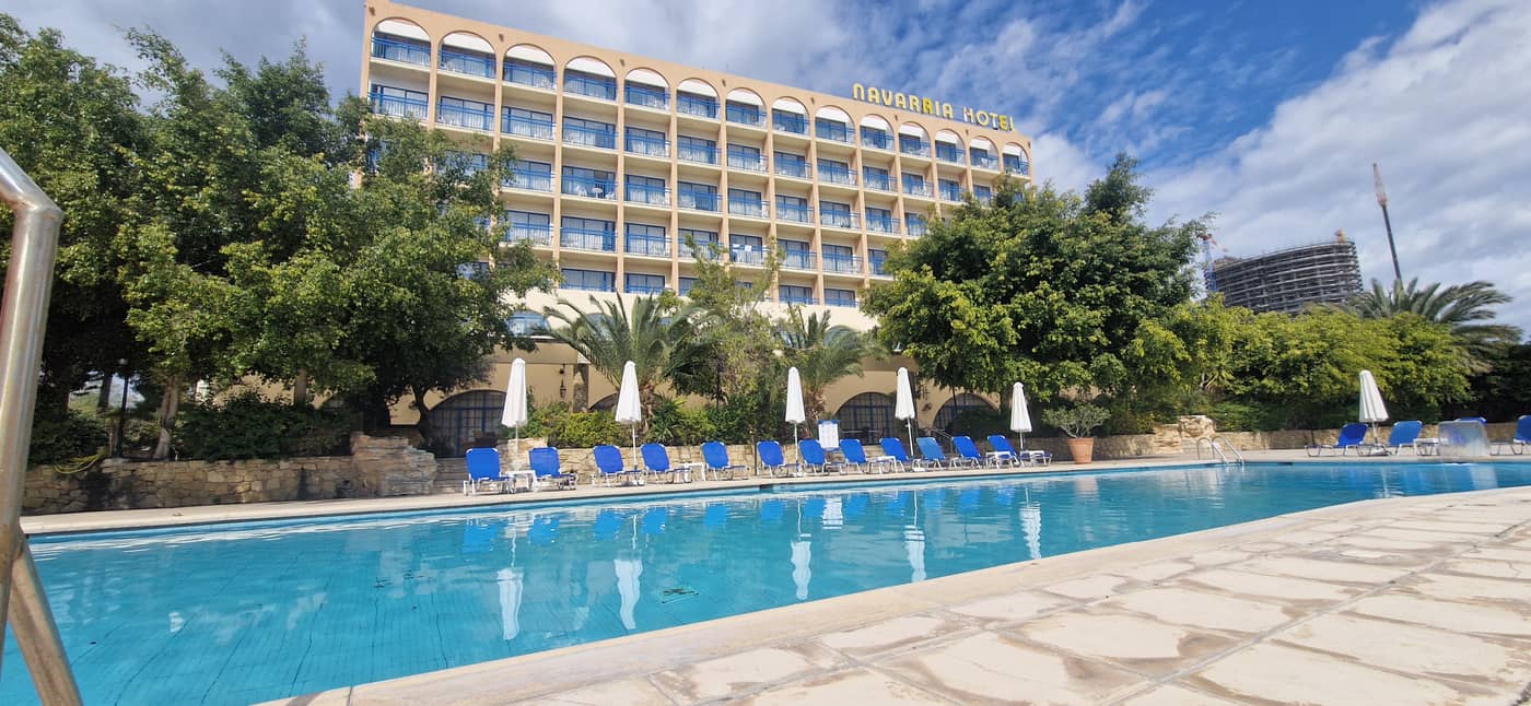 Navarria-Pool-1