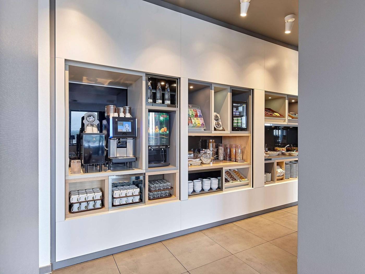 B-B-Hotel-Koln-Troisdorf-Restaurant-19