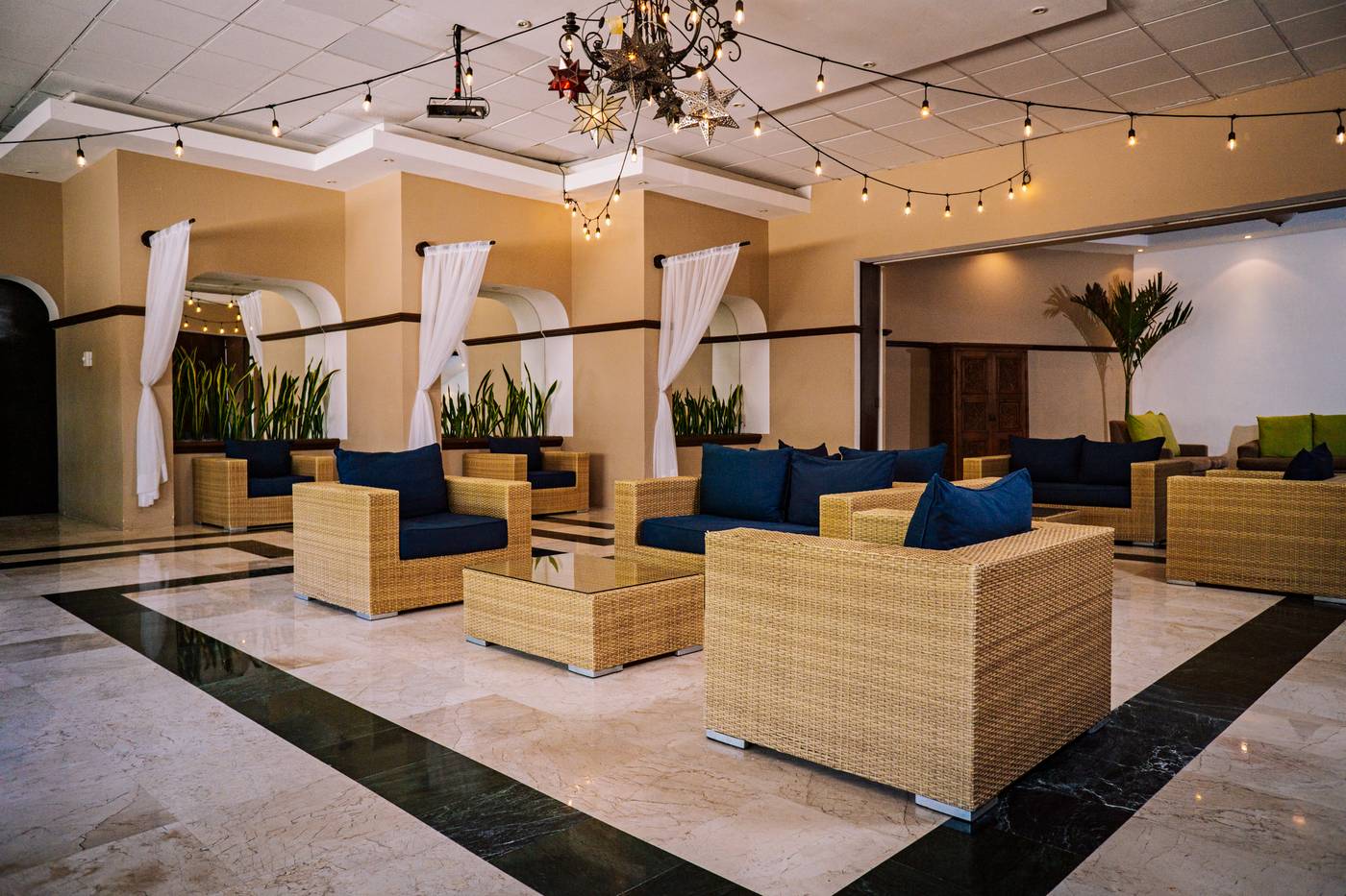 Flamingo-Cancun-Resort-Lobby-54