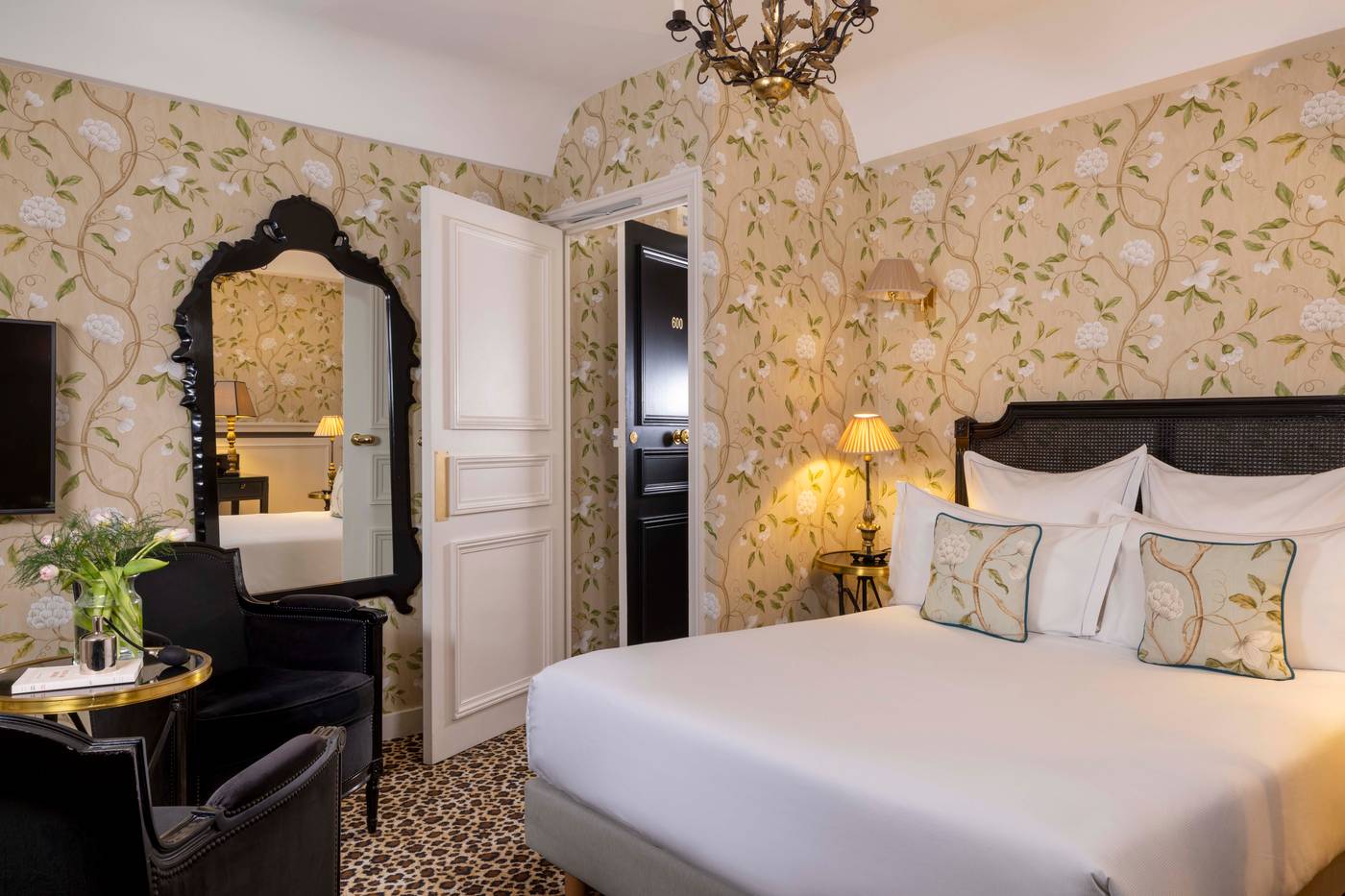 West-end-Paris-Room-43