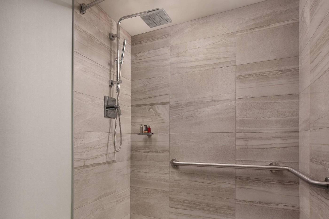 Vancouver-Airport-Marriott-Hotel-Room-36