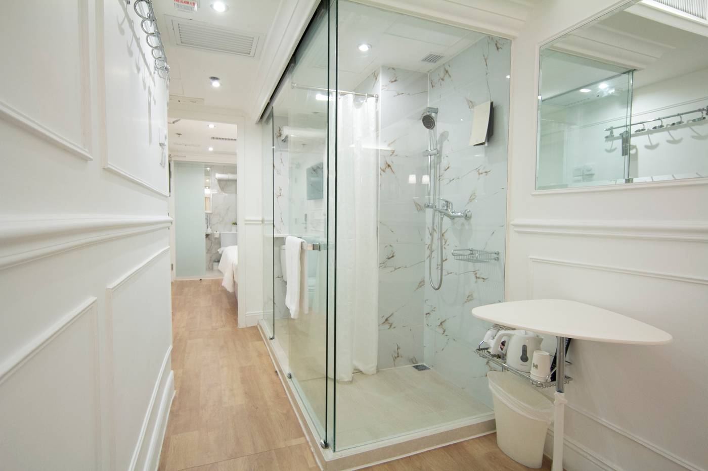 Mini-Hotel-Causeway-Bay-Room-13