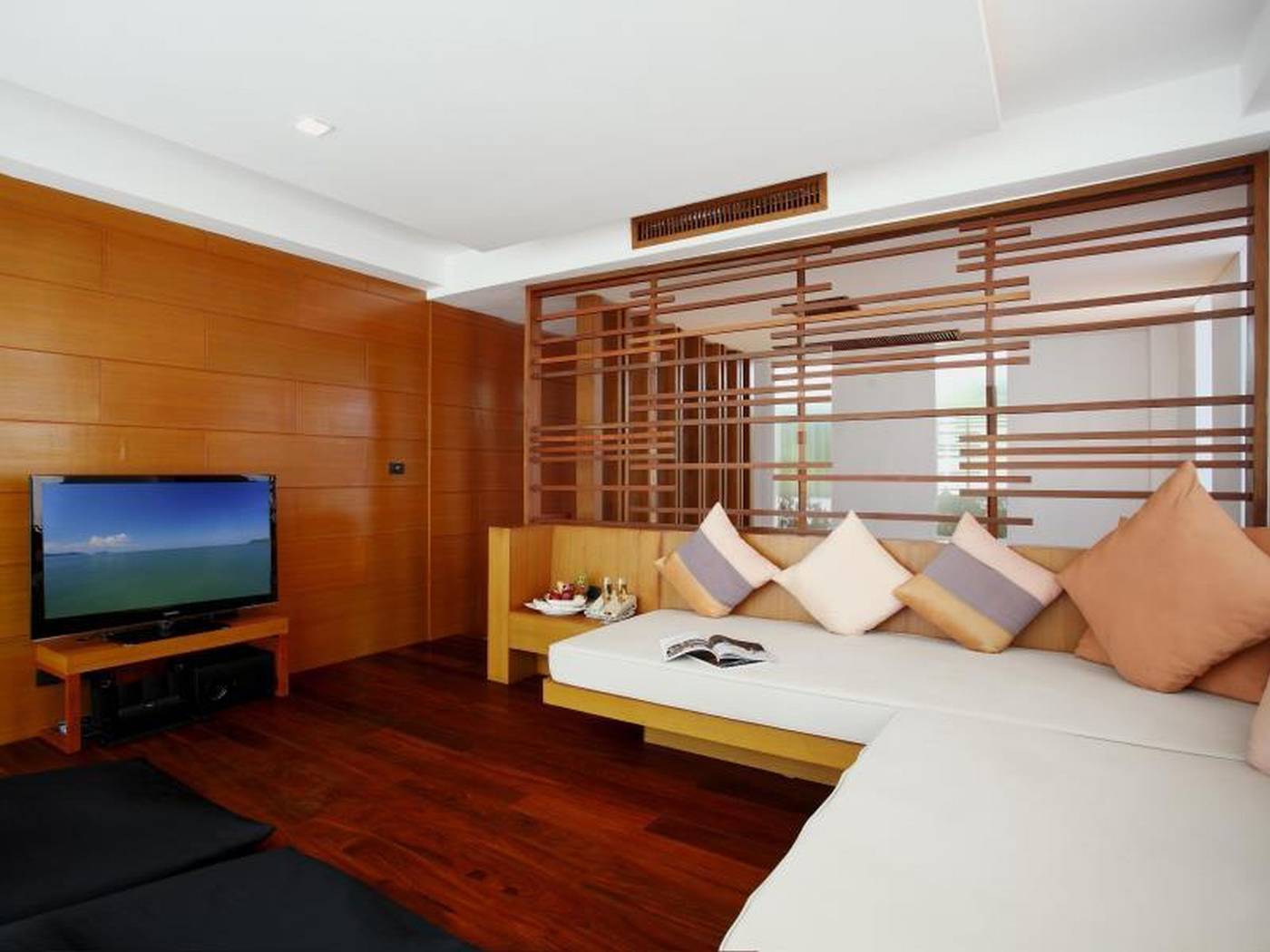 La-Flora-Resort-and-Spa-Patong-Room-32