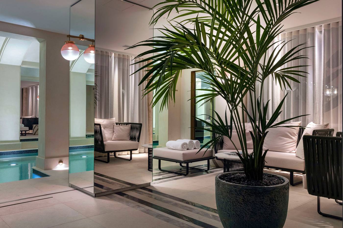 Les-Jardins-Du-Faubourg-Pool-40