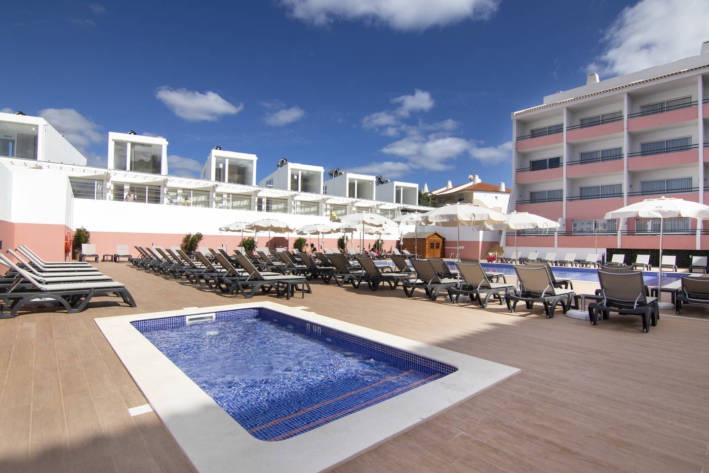 Luna-Hotel-da-Oura-Pool-2
