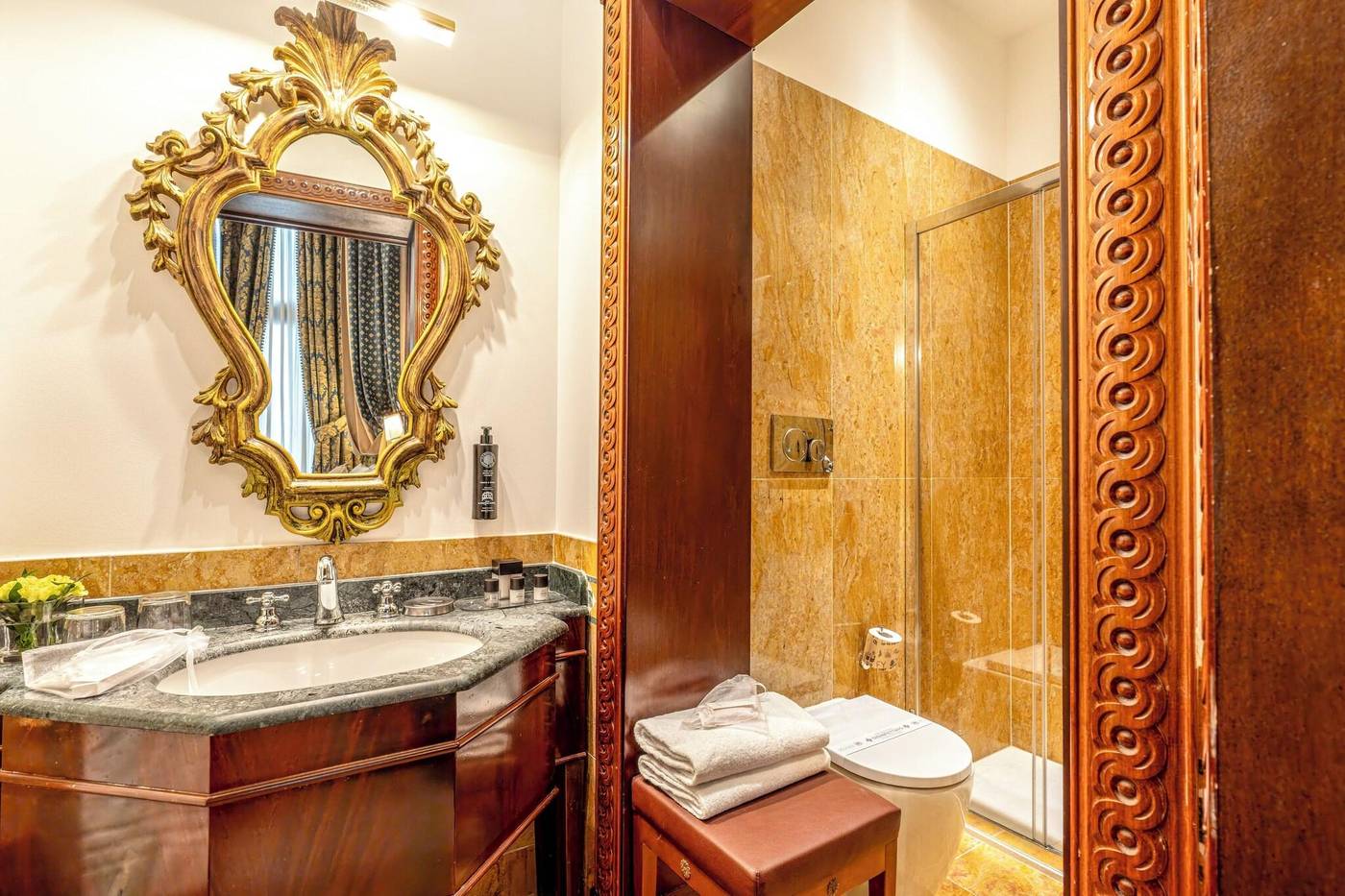 Al-Ponte-Dei-Sospiri-Junior-Suites-Room-27