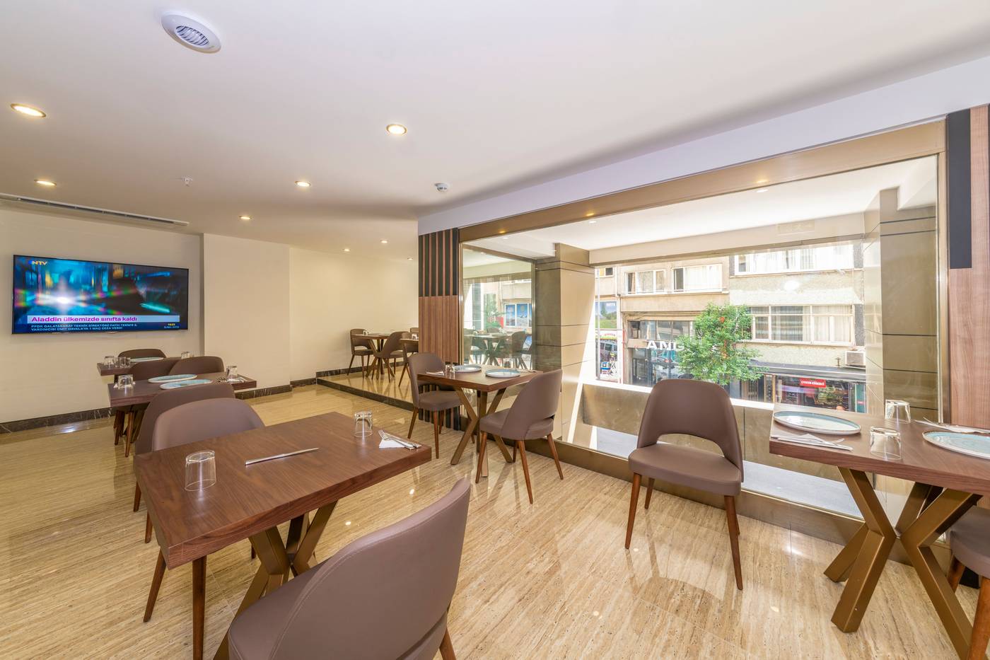 38-Hotel-Restaurant-23