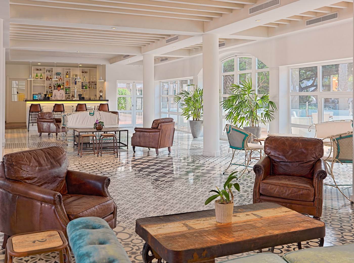 H10-Ocean-Suites-Lobby-43