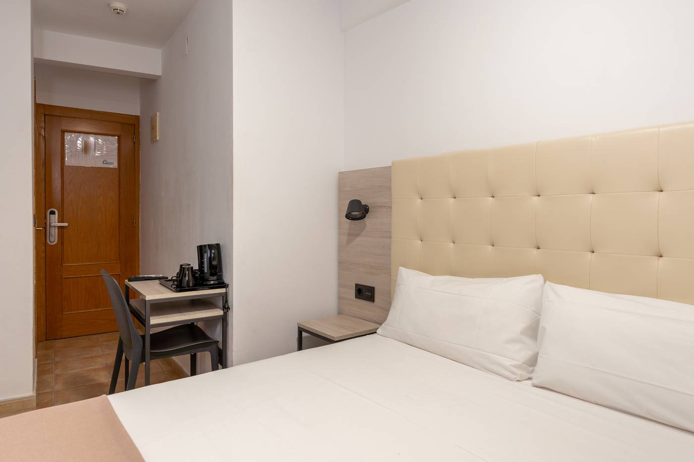 Queens-Hotel---Adult-Only-Room-6