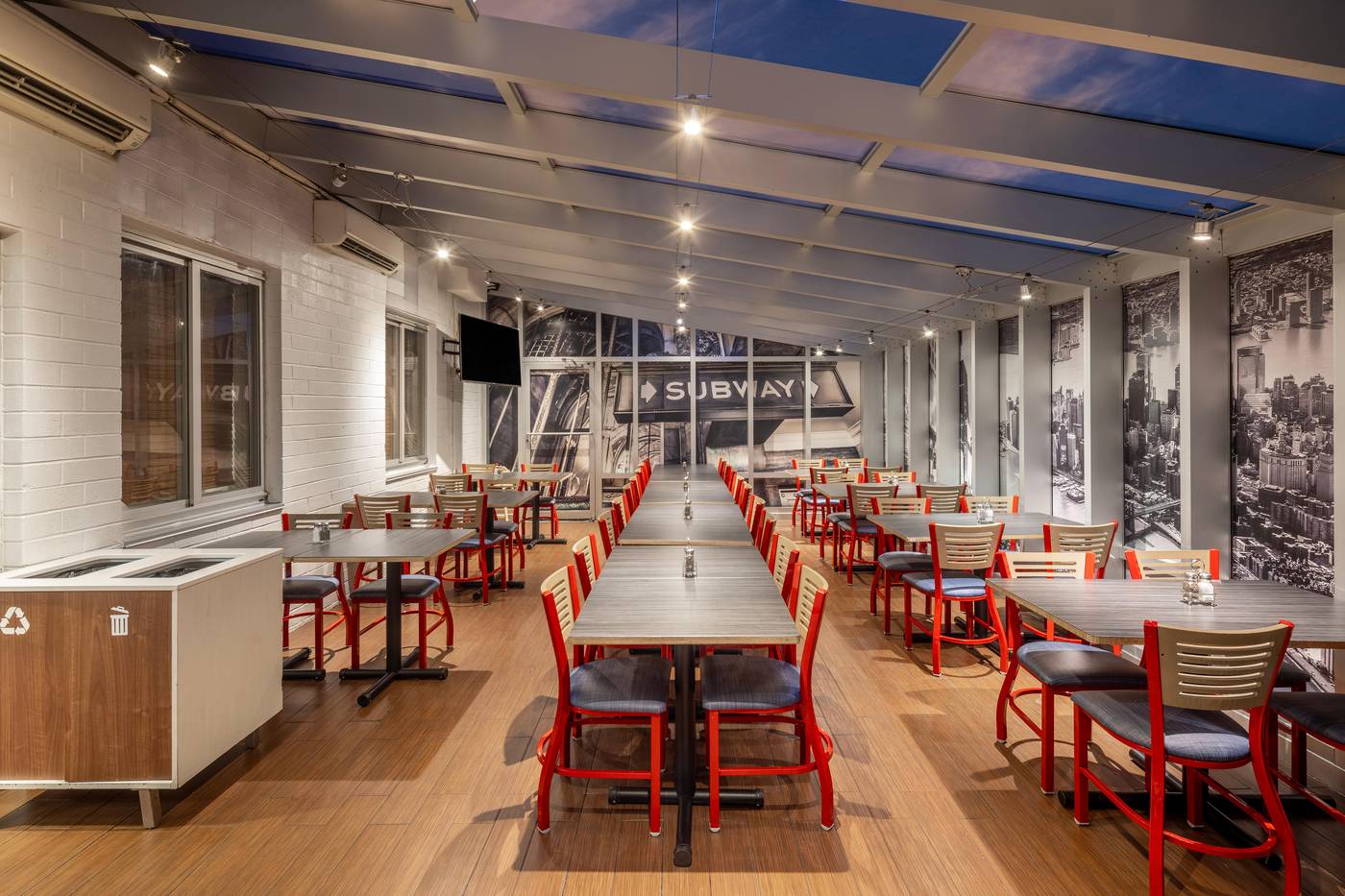 Holiday-Inn-Express-New-York-City-Times-Square-Restaurant-37