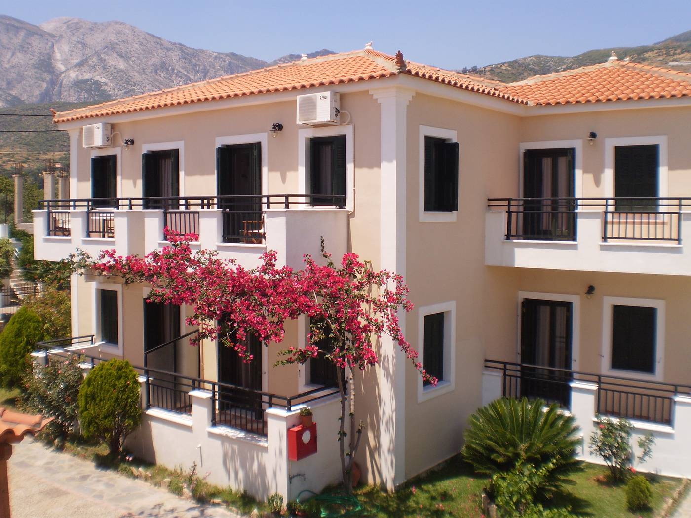 So-Nice-Hotel-General-view-1