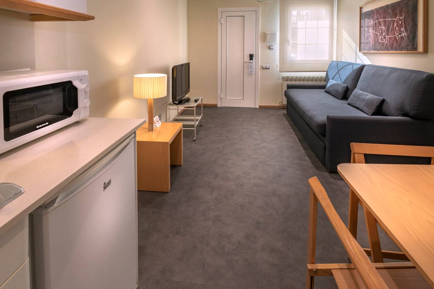 Apartamentos-Playa-De-Castelldefels-Room-20