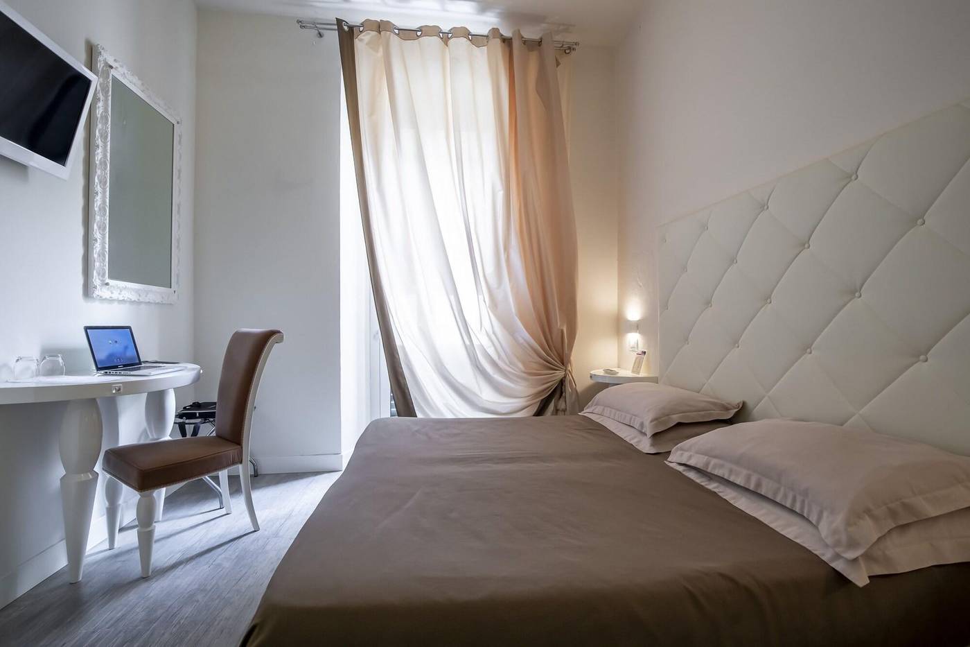 Columbia-Charming-Spa-Room-41