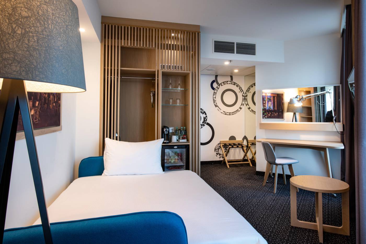 Holiday-Inn-Warsaw-City-Centre-Room-36