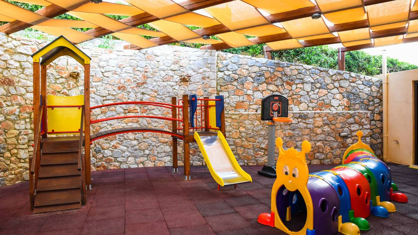 Theo-Hotel-Sports-and-Entertainment-75