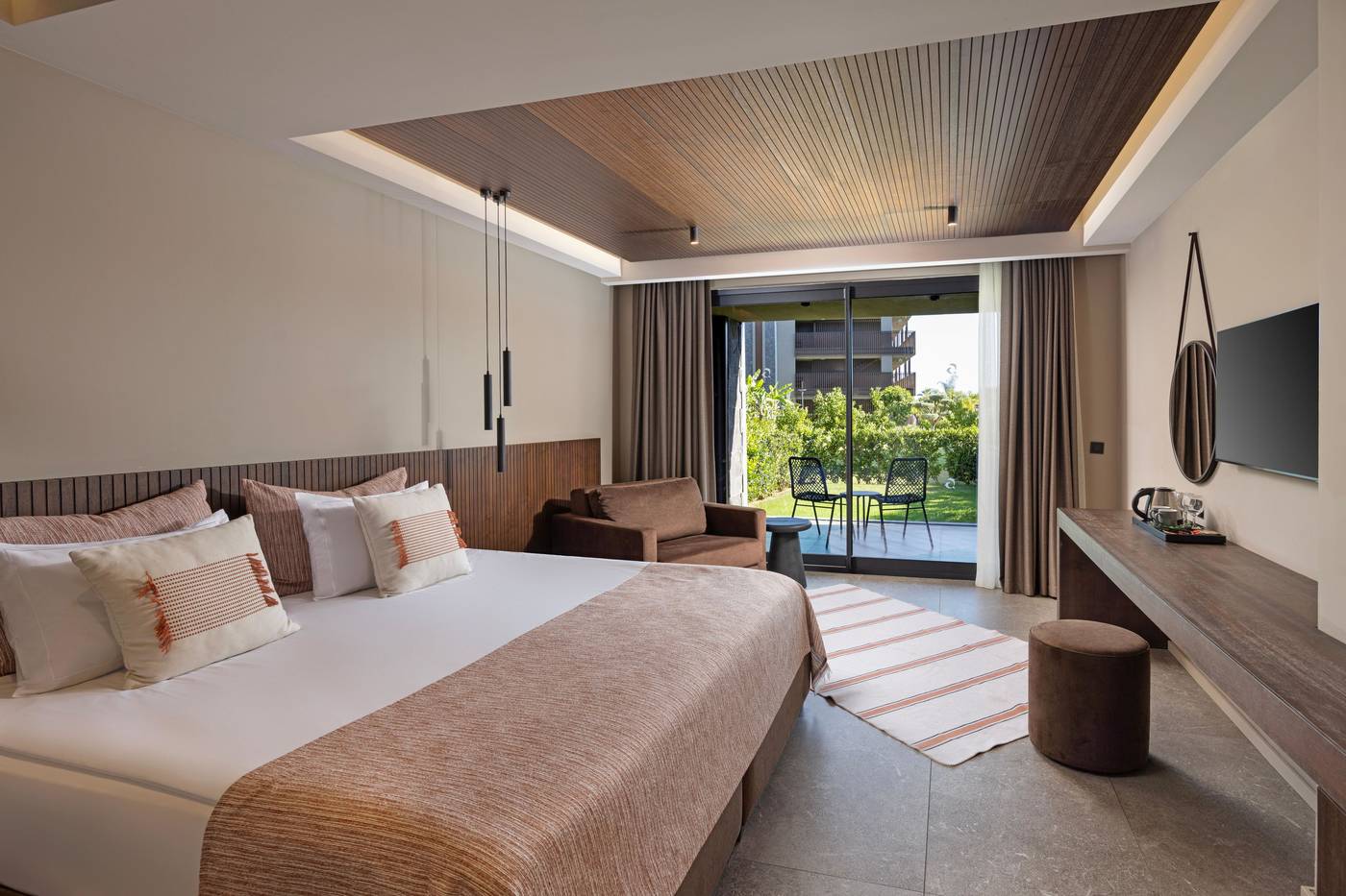 Jacaranda Luxury Resort
