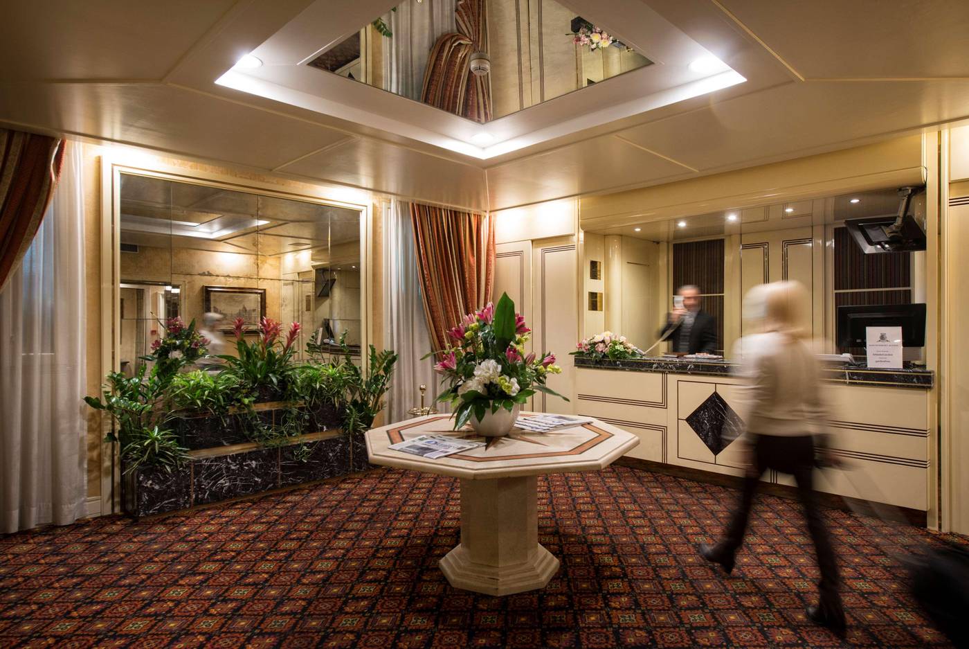 Atlante-Garden-Lobby-11