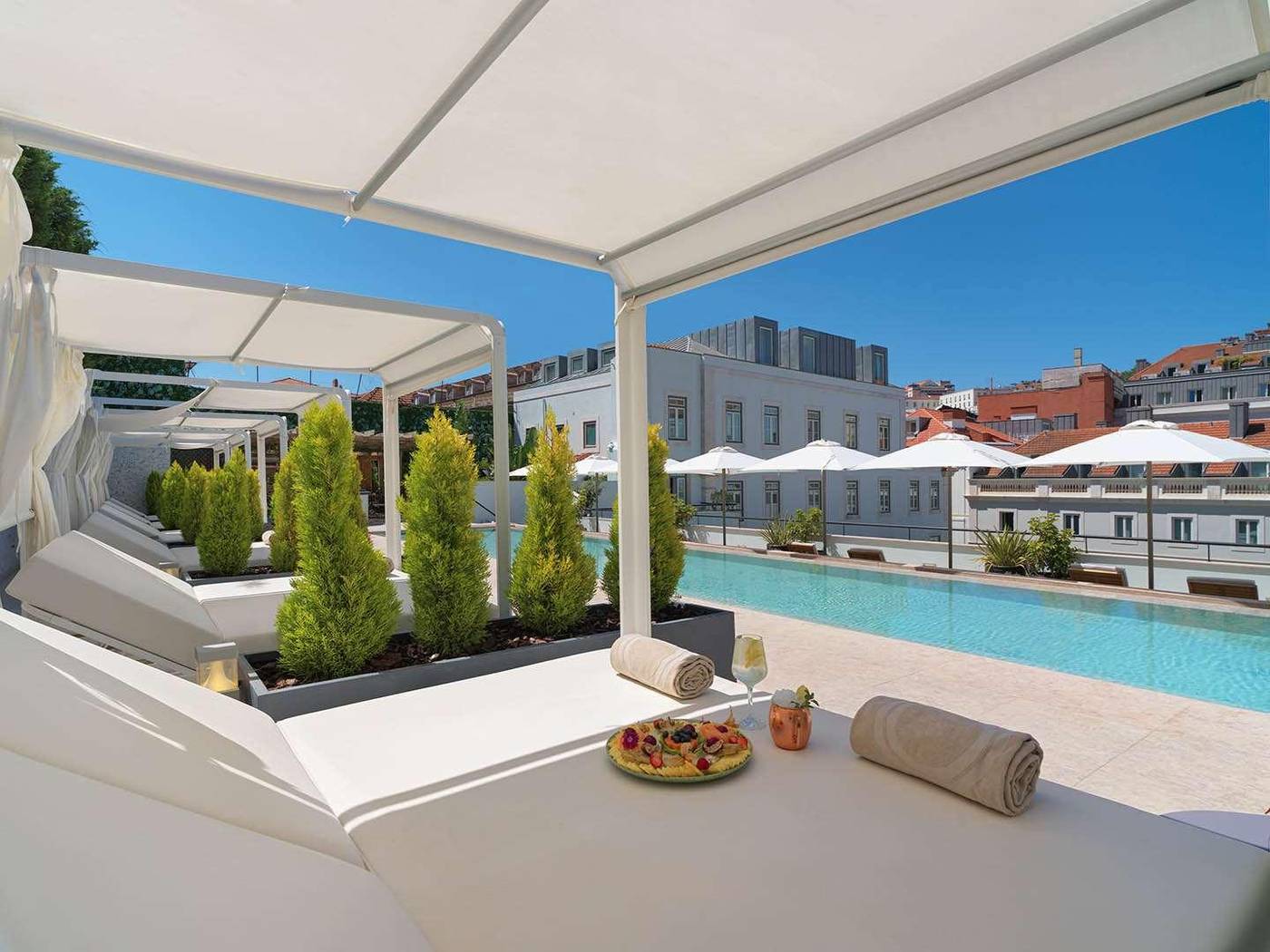 The-One-Palacio-Da-Anunciada-Pool-79