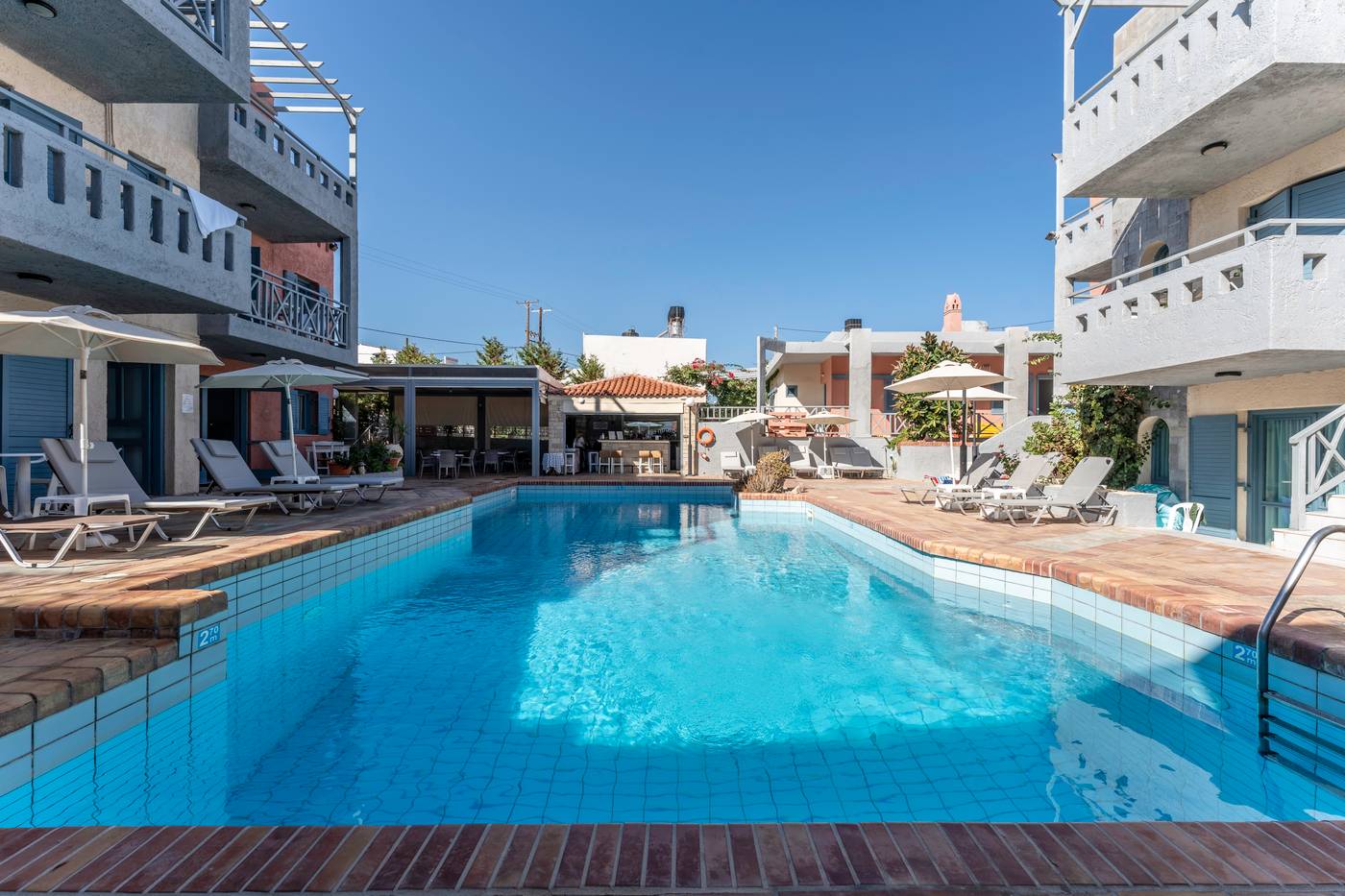 Marilisa-Hotel-Pool-2