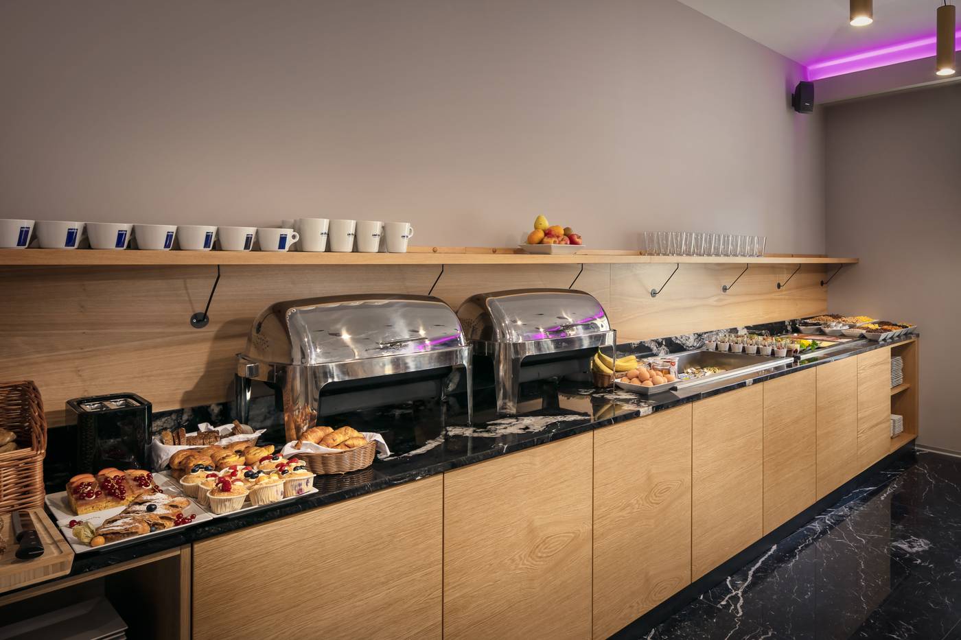 Moods-Charles-Bridge-Restaurant-16