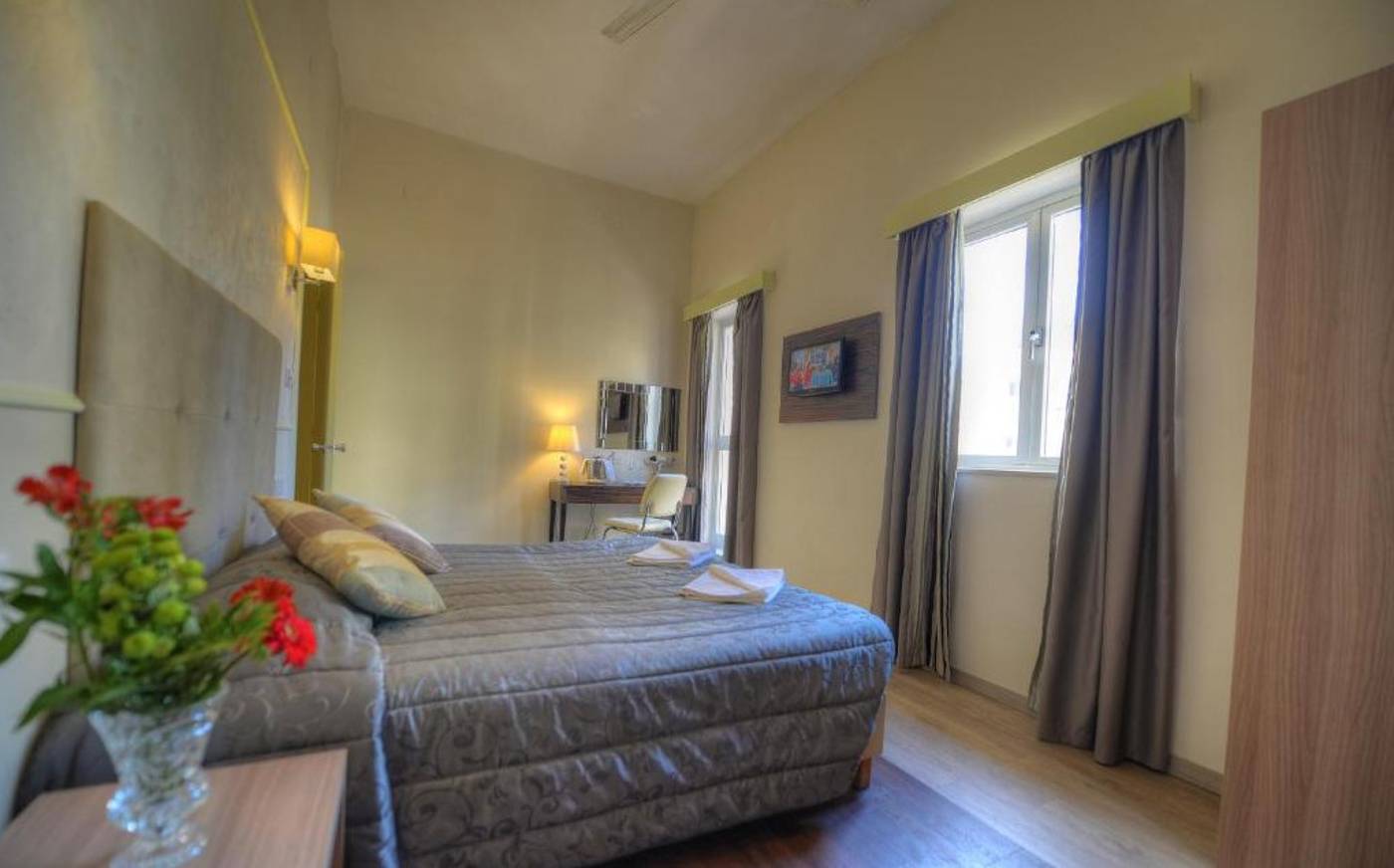 Europa-Hotel-Room-32