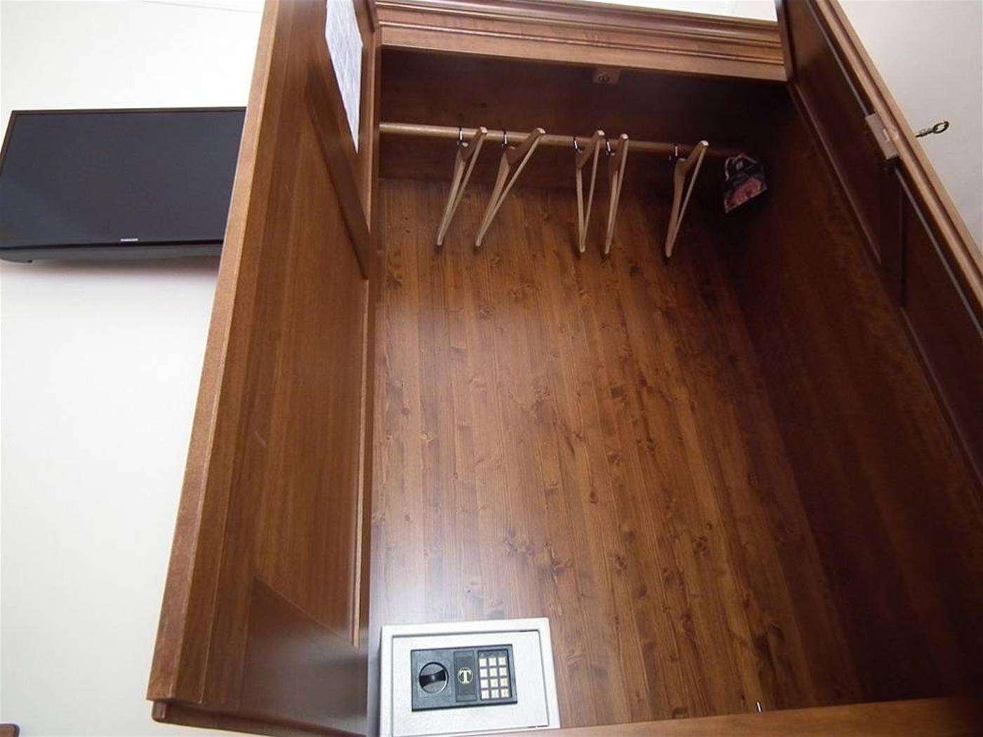 Anthony-B-B-General-view-30