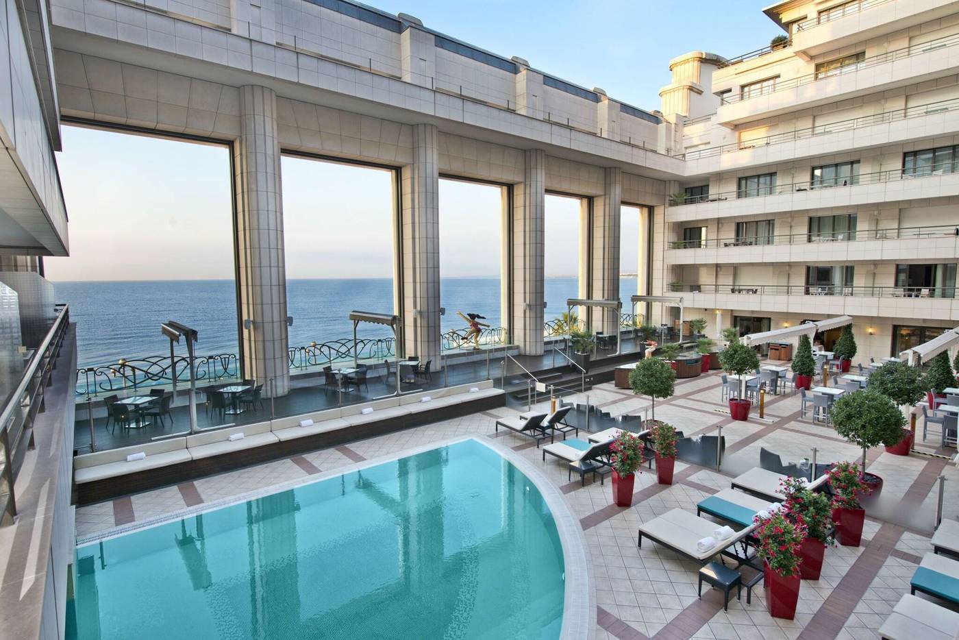 Hyatt-Regency-Nice-Palais-De-La-Mediterranee-Terrace-1