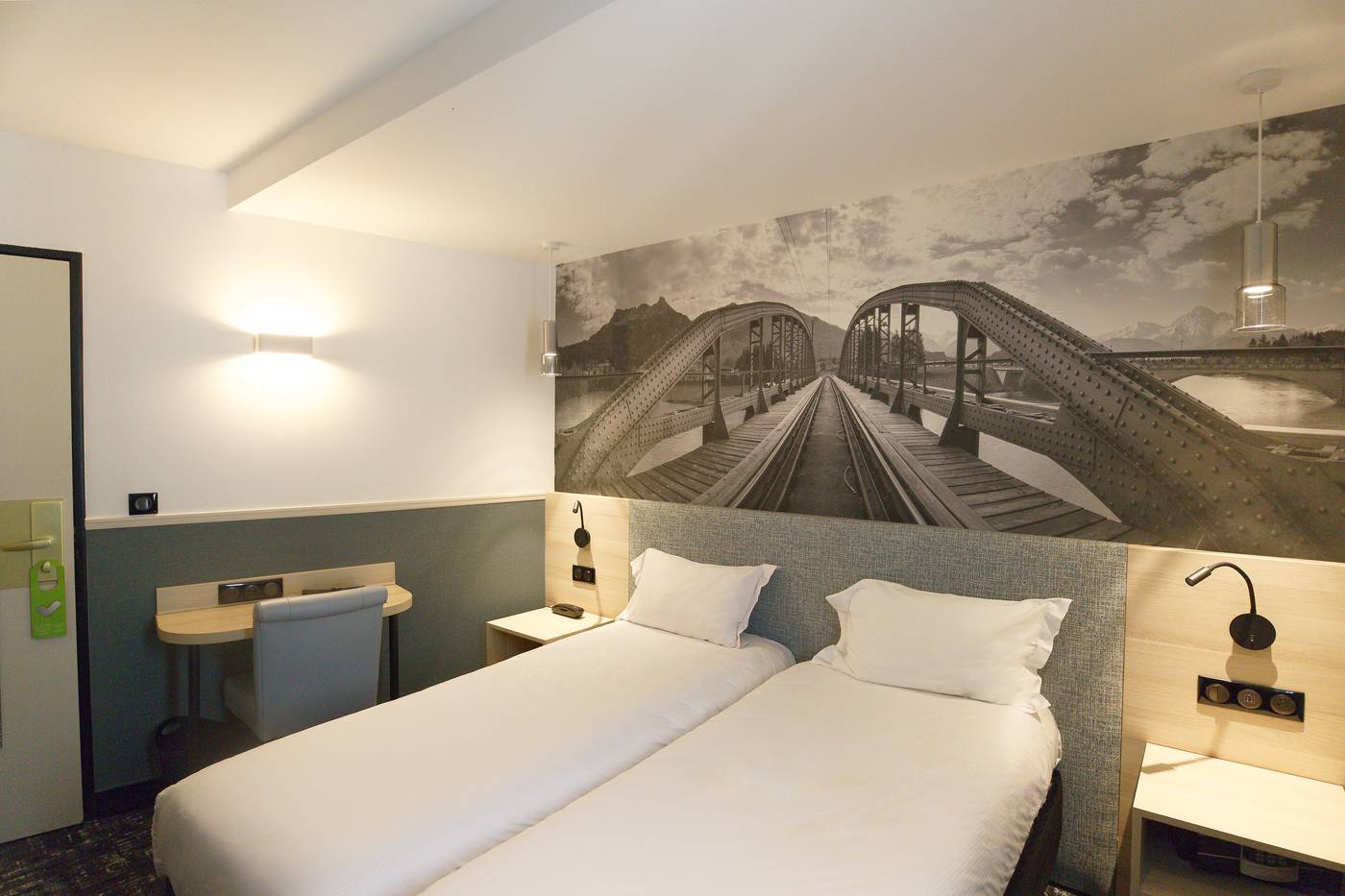 Appia-La-Fayette-Room-28