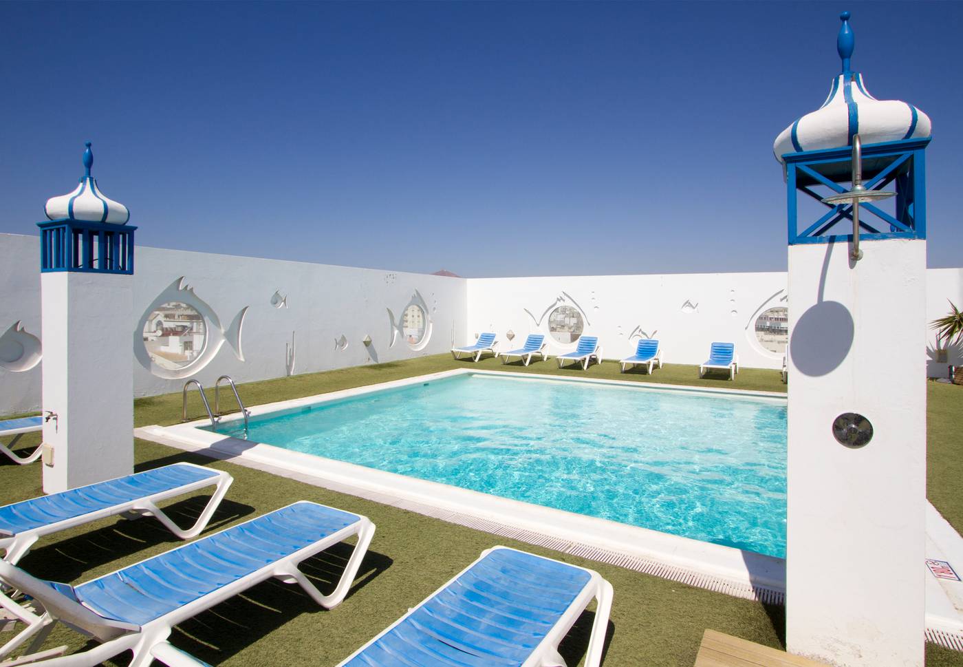 Hotel-Lancelot-Pool-4