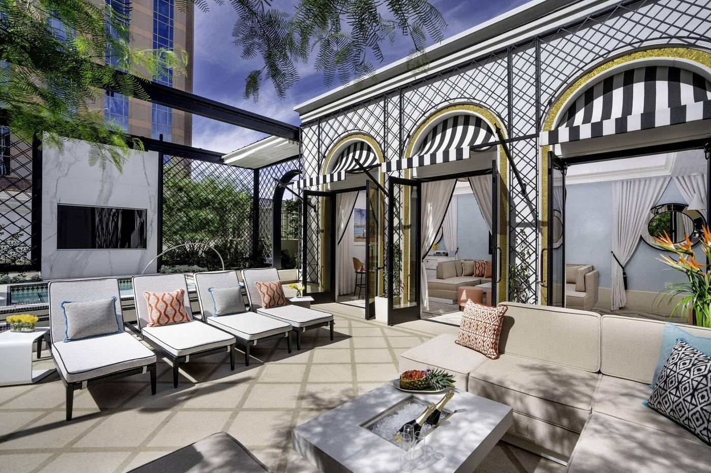 The-Venetian-Resort-Las-Vegas-Pool-2