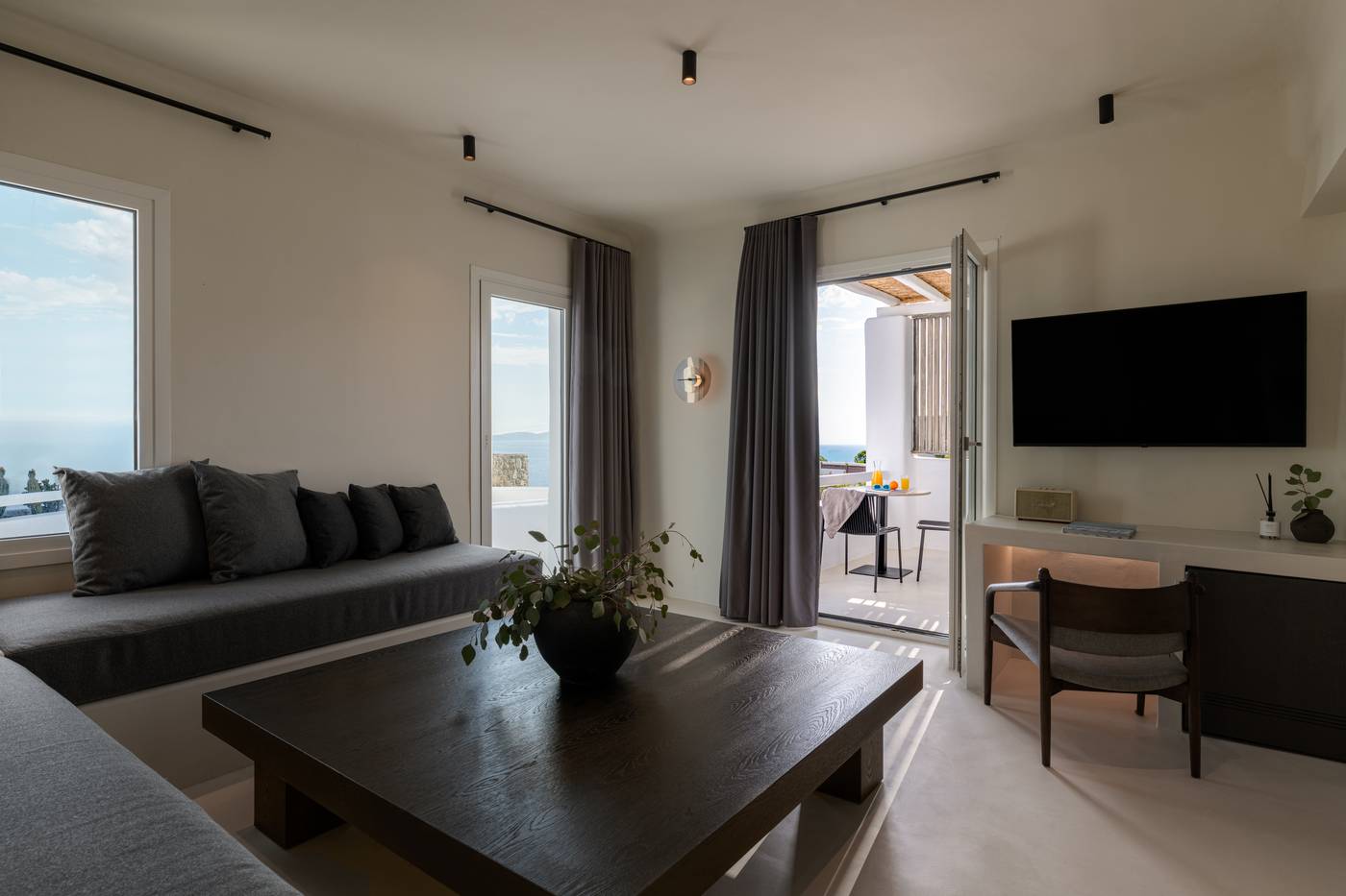 Rocabella-Mykonos-Art-Room-52