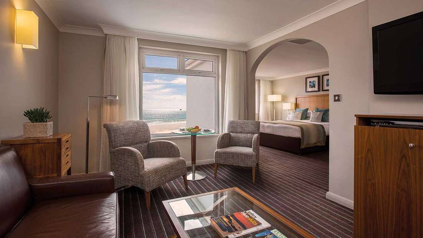 L-Horizon-Beach-Hotel---Spa-Room-9