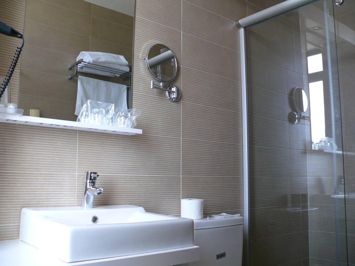 Los Angeles-Spain-BOO DE GUARNIZO-Room-9