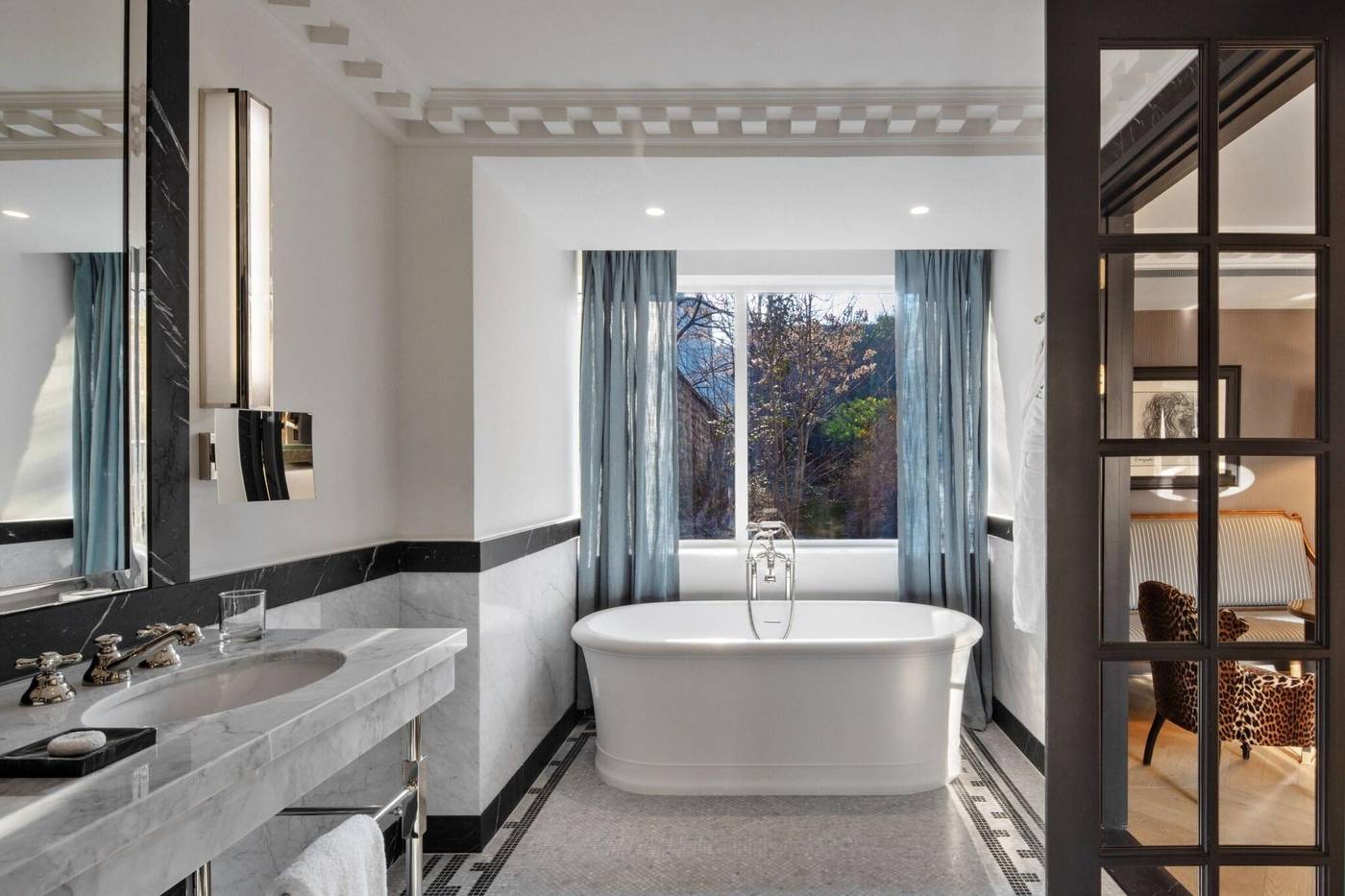 Hotel-de-Berri-Champs-Elysees--a-Luxury-Collection-Hotel--Paris-Room-77