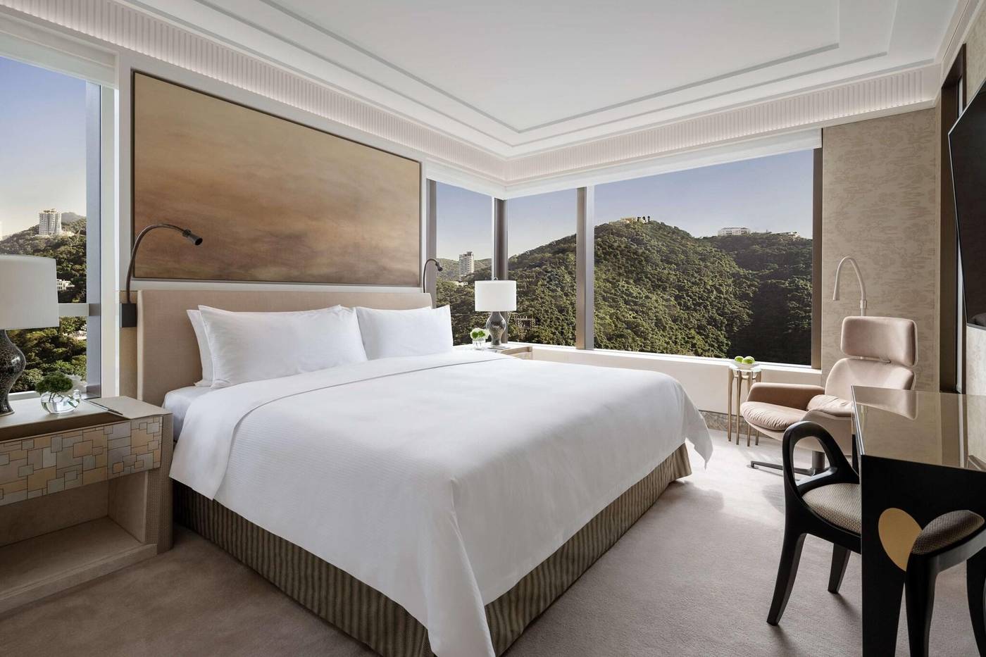 Island-Shangri-La-Hong-Kong-Room-6