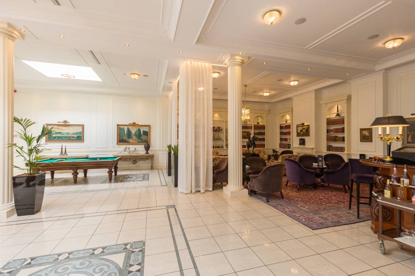 Stanhope-Hotel-Brussels-by-Thon-Hotels-Bar-2