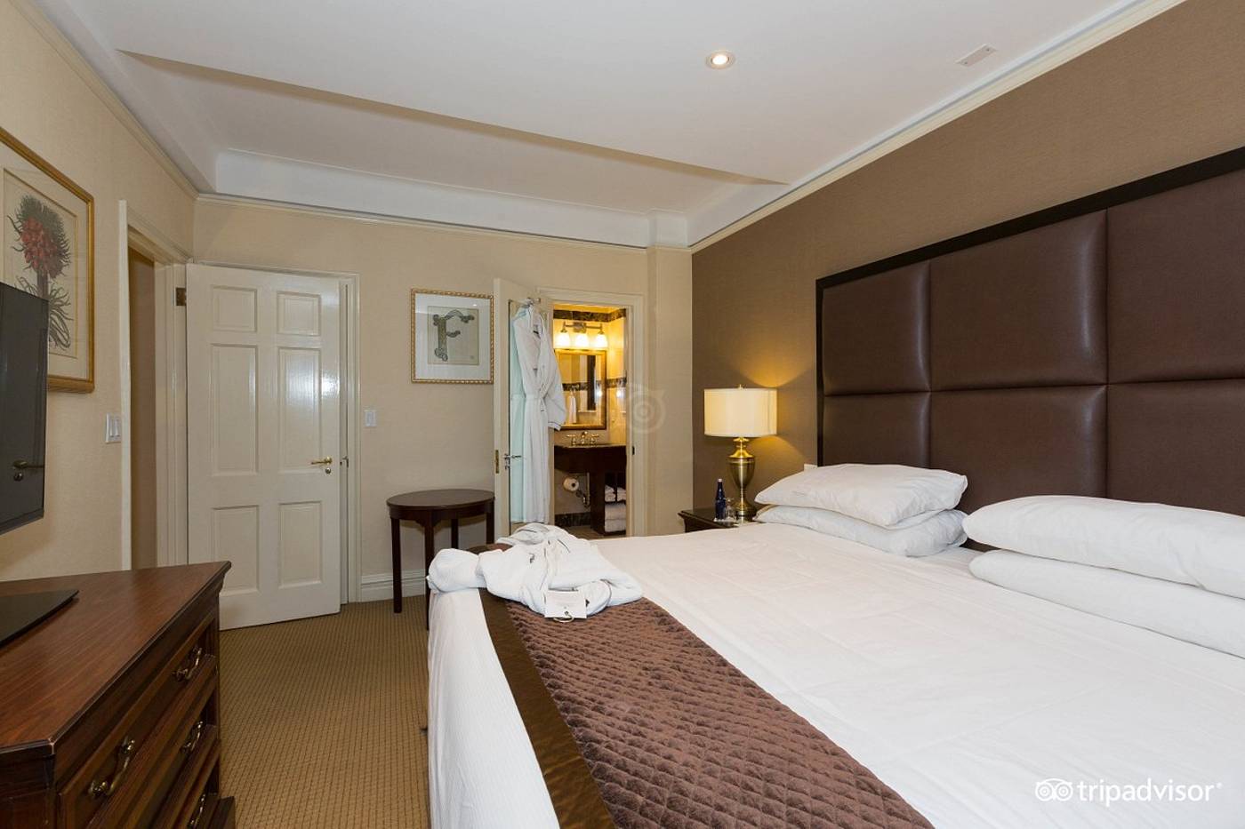 Fitzpatrick-Manhattan-Hotel-Room-3