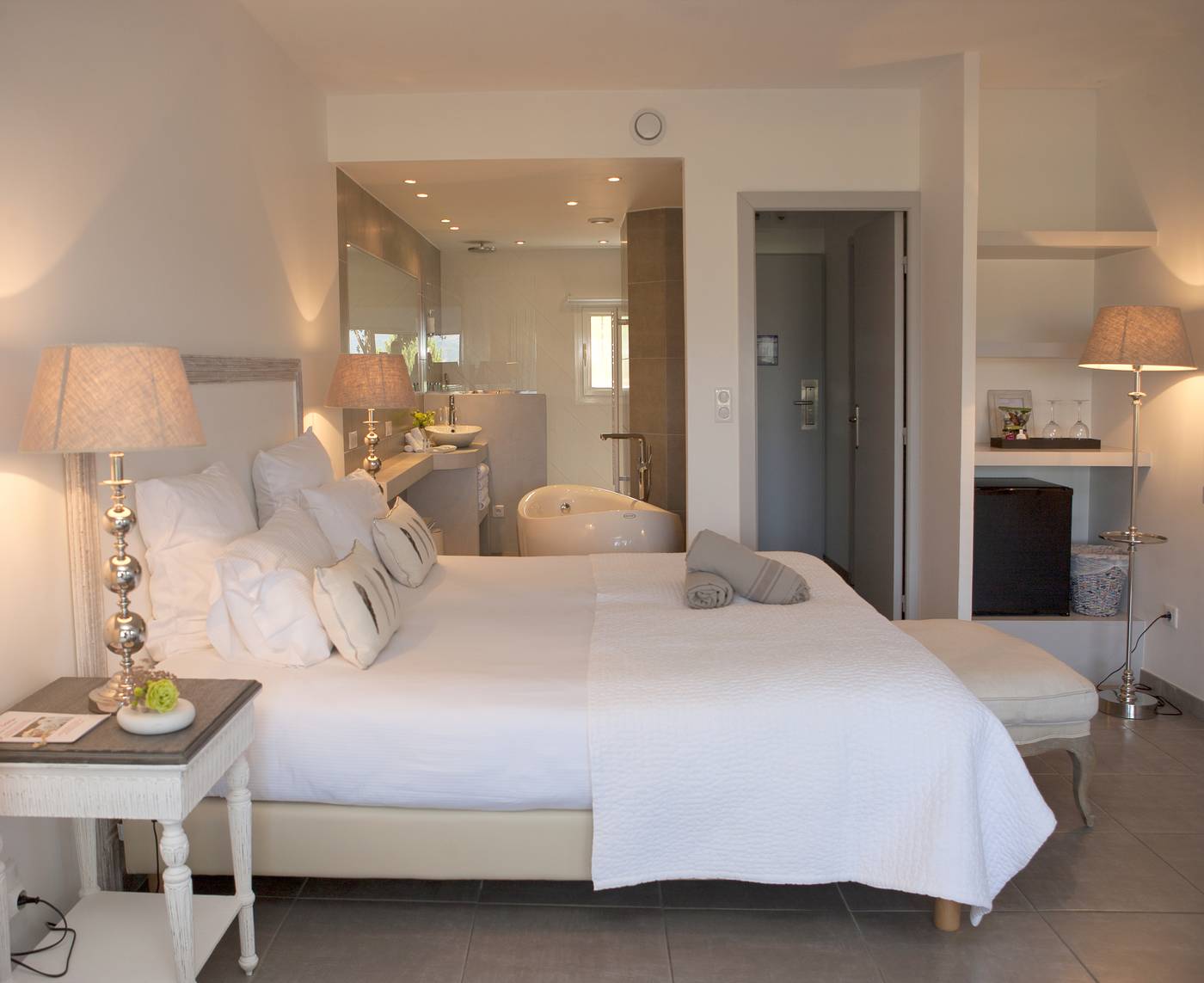 Font-Mourier-Hotel-Room-15