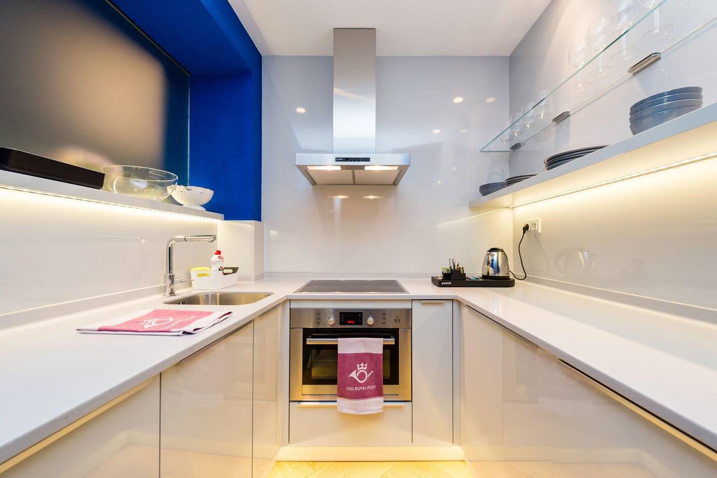 Old-Royal-Post-Hotel-Room-74