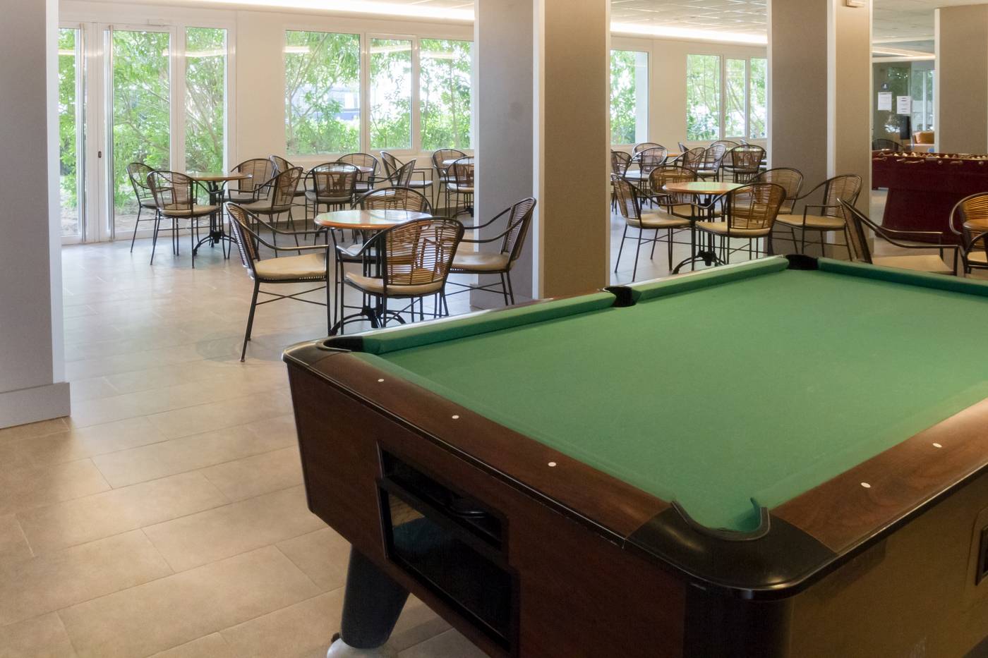 Ohtels-San-Salvador-Bar-64