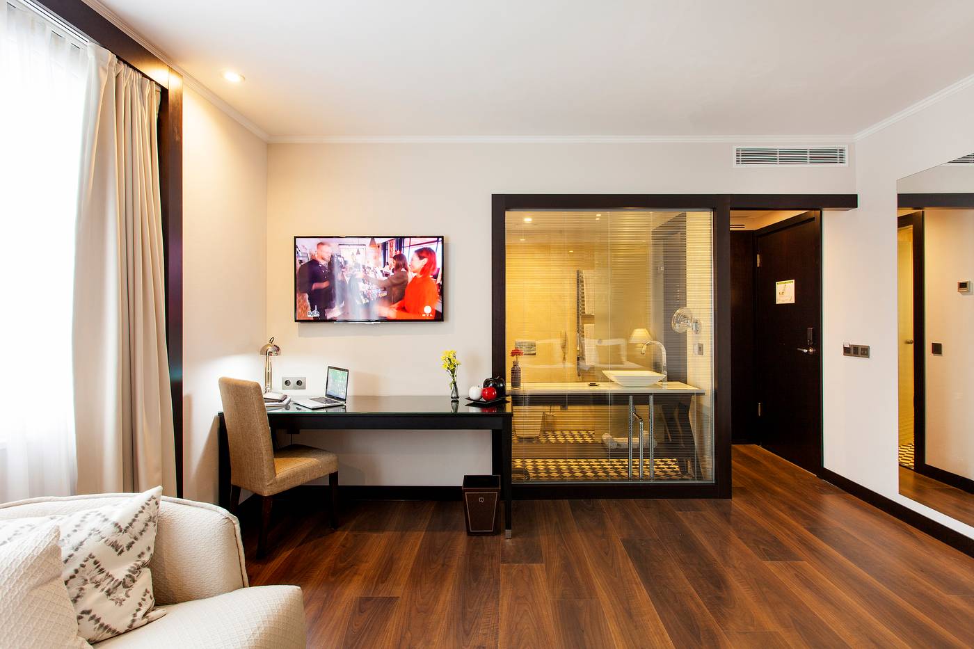 Quentin-Boutique-Hotel-Room-41