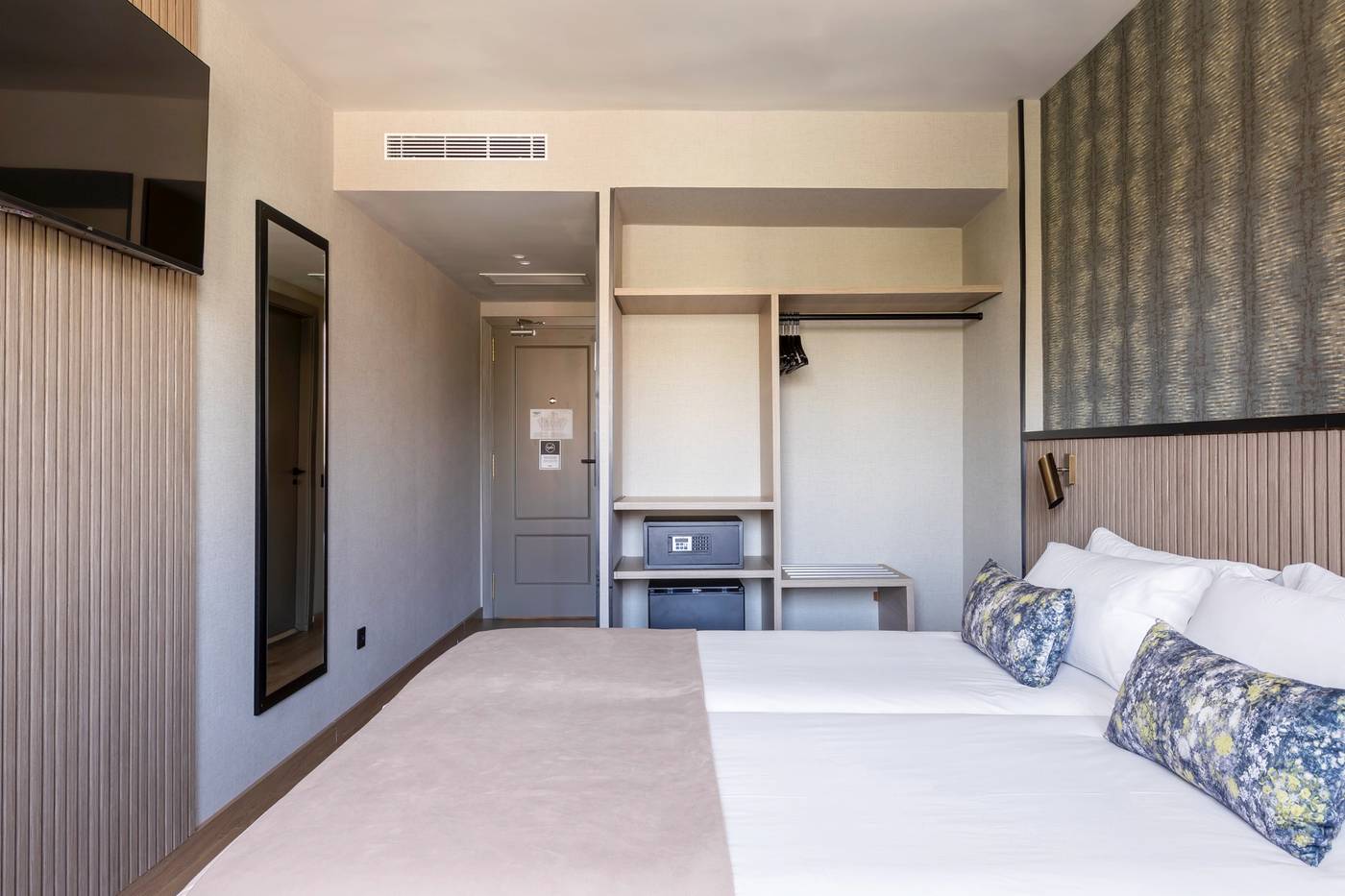 Acta-Piramides-Room-28