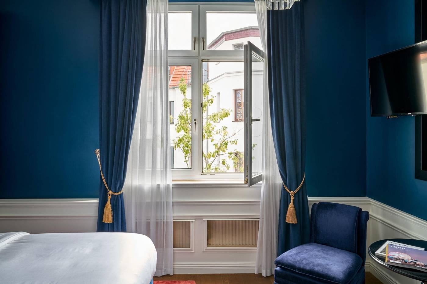 Provocateur--Berlin--A-Member-Of-Design-Hotels-Room-7