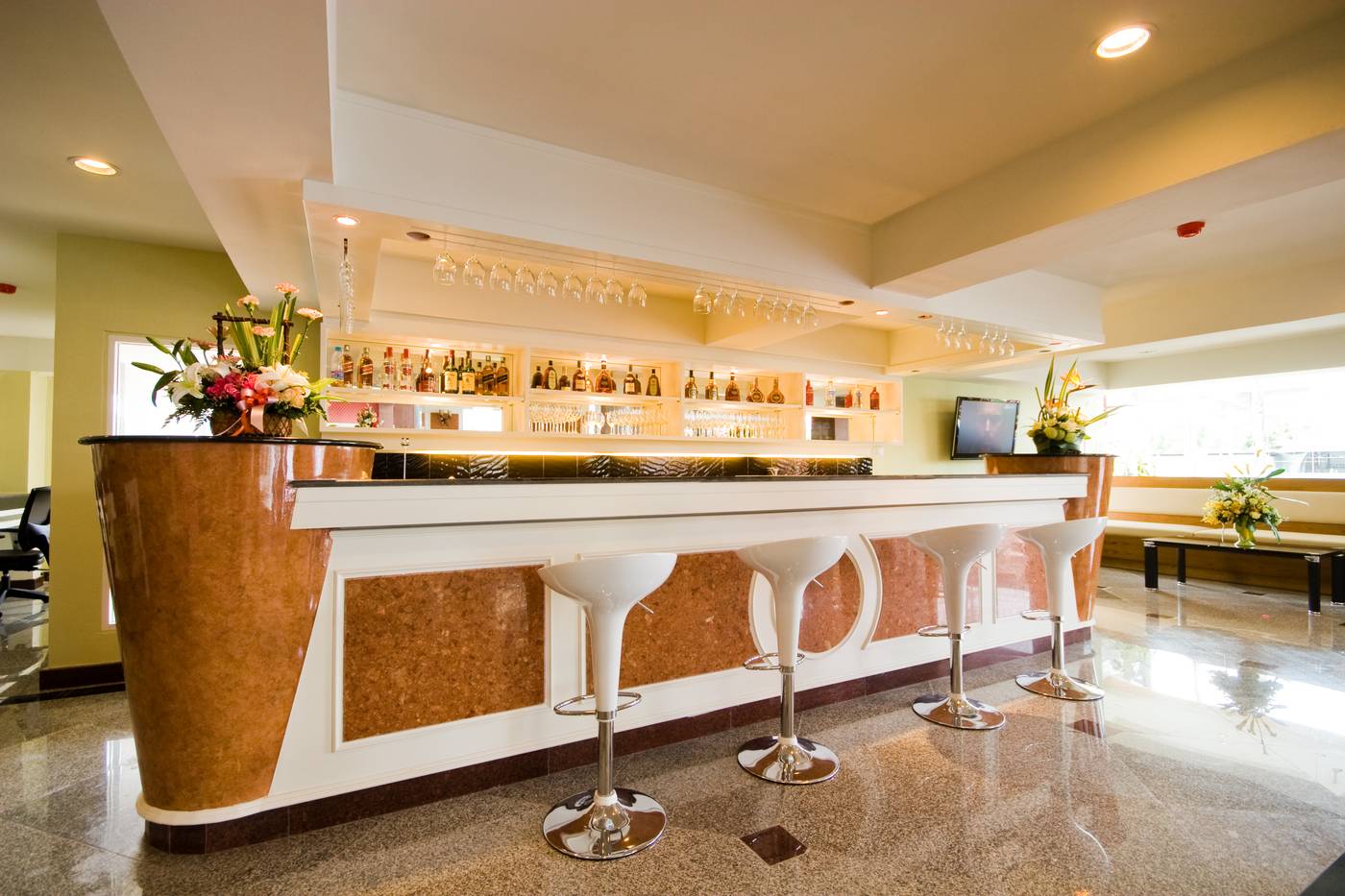 Convenient-Park-Bangkok-Sukhumvit-Bar-6