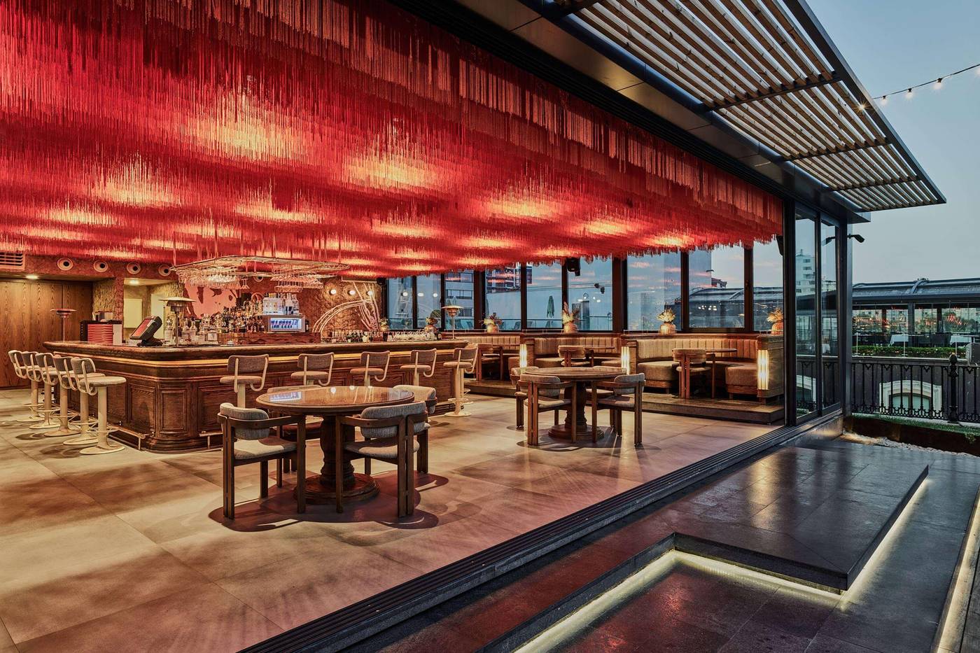 Wyndham-Grand-Istanbul-Kalamis-Marina-Hotel-Restaurant-15