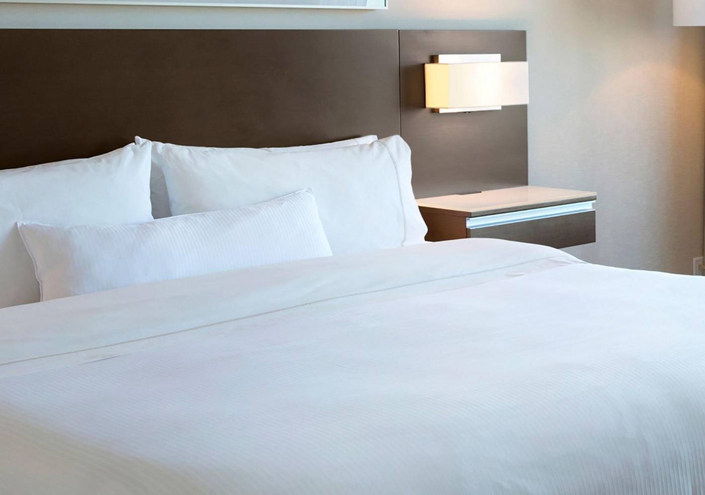 The-Westin-Wall-Centre--Vancouver-Airport-Room-25